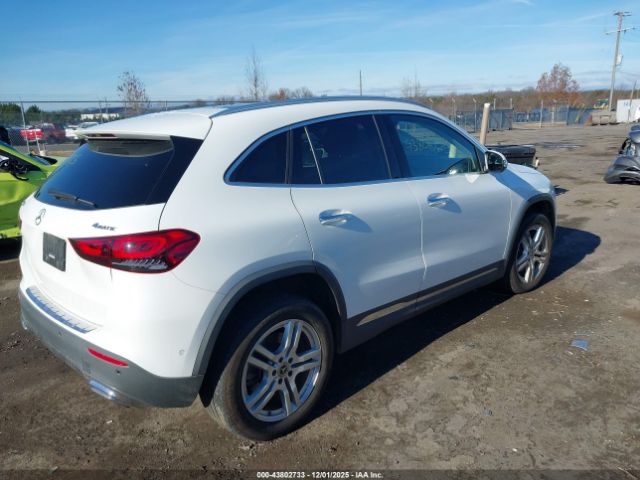 Mercedes-Benz GLA 4matic Image 5