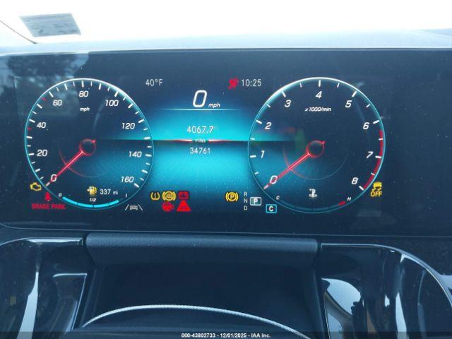 Mercedes-Benz GLA 4matic Image 7