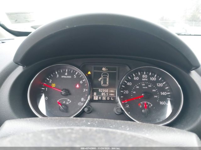 Nissan Rogue S Image 7