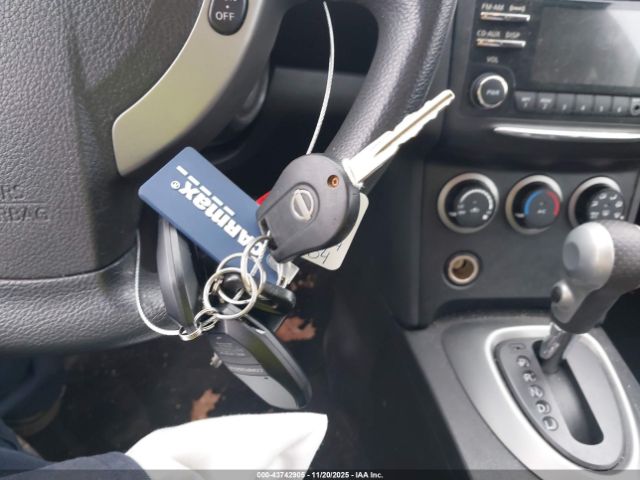 Nissan Rogue S Image 8