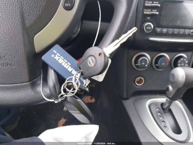 Nissan Rogue S Image 8