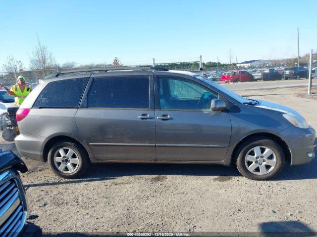 Toyota Sienna Xle Image 12