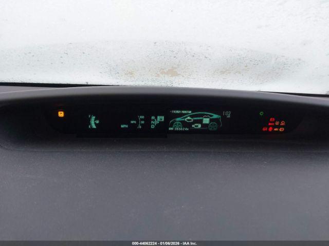 Toyota Prius Three Image 9