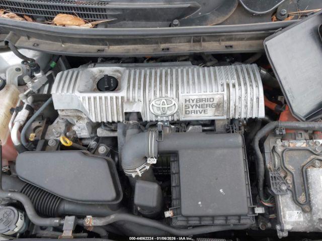 Toyota Prius Three Image 3