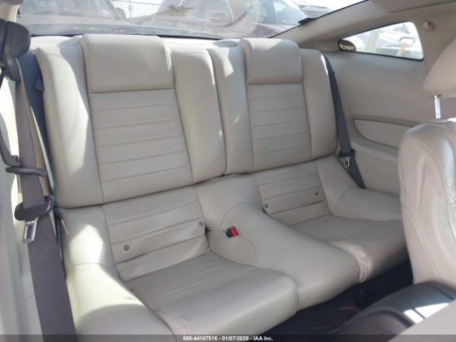 Ford Mustang Image 9