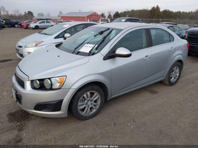 Chevrolet Sonic Lt Auto Image 12