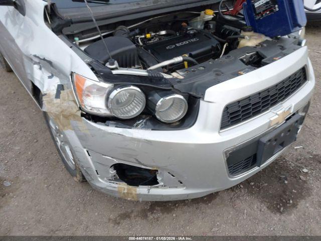 Chevrolet Sonic Lt Auto Image 2