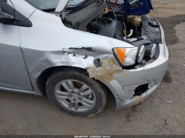 Chevrolet Sonic Lt Auto Image 8