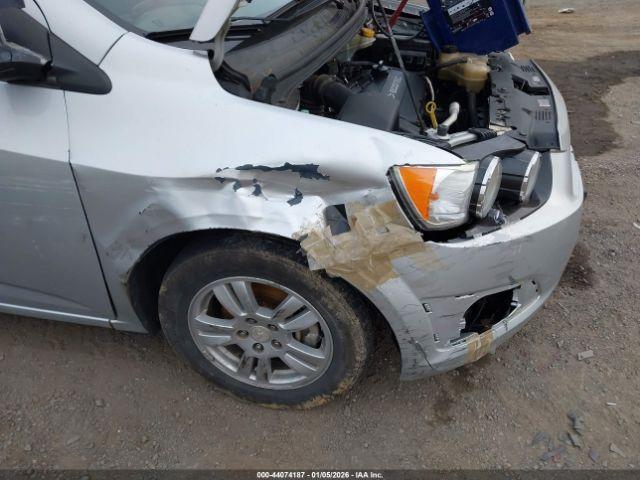 Chevrolet Sonic Lt Auto Image 8