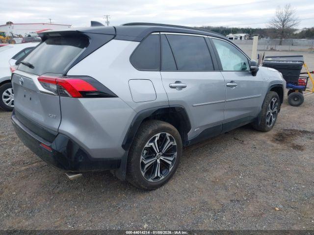 Toyota RAV4 Xse Image 16