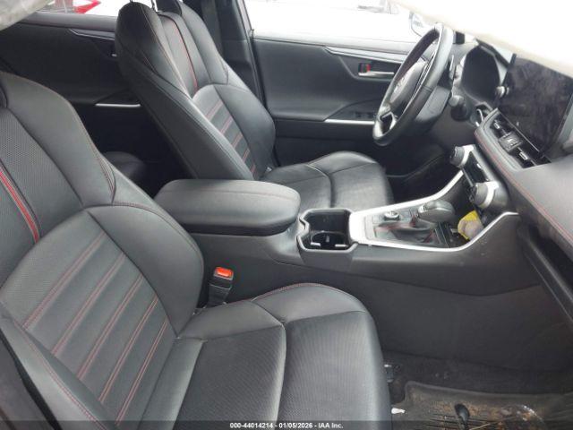 Toyota RAV4 Xse Image 4