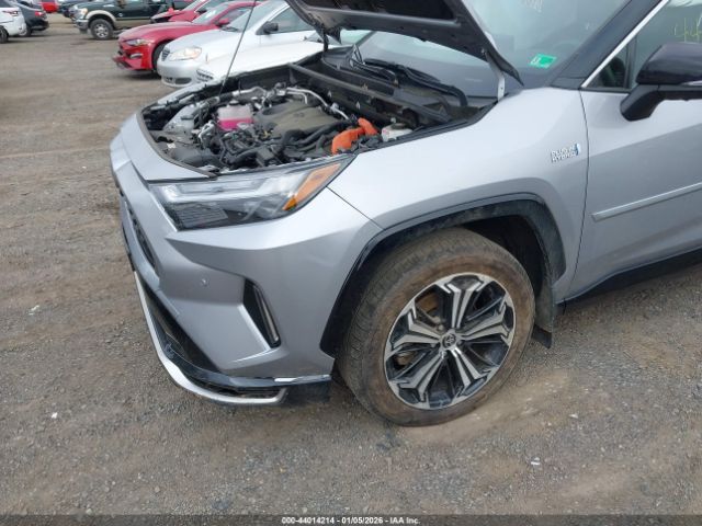 Toyota RAV4 Xse Image 17