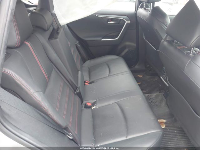 Toyota RAV4 Xse Image 14