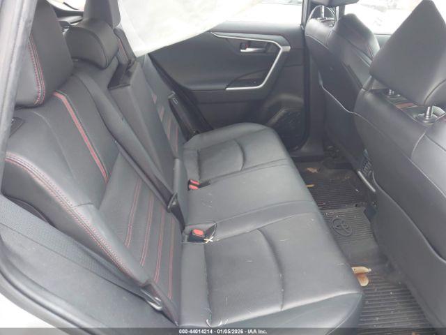 Toyota RAV4 Xse Image 14