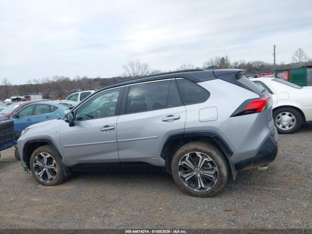 Toyota RAV4 Xse Image 9