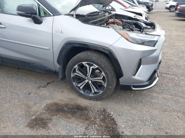 Toyota RAV4 Xse Image 3