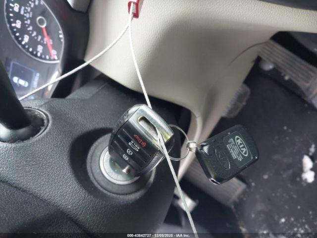 Kia Optima Lx Image 13