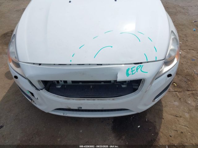 Volvo S60 T5 Image 10