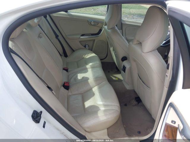 Volvo S60 T5 Image 11