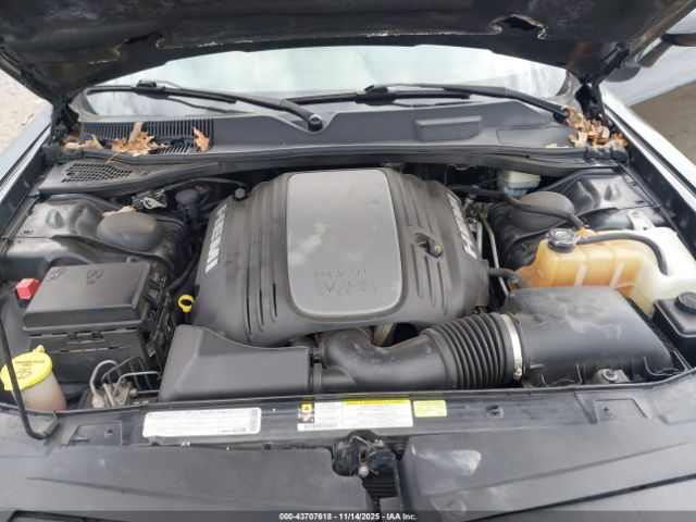 Dodge Challenger Image 4