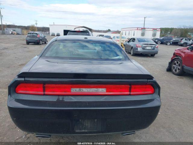 Dodge Challenger Image 11