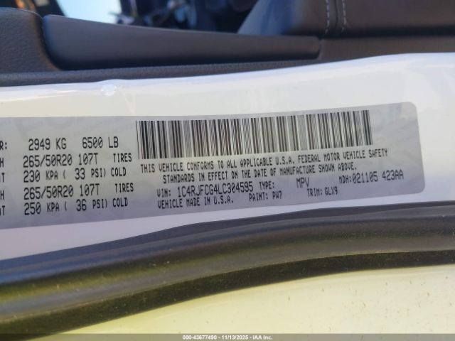 Jeep Grand Cherokee Overland 4x4 Image 10