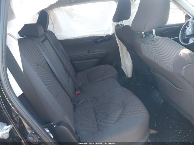 Toyota Highlander Le Image 8