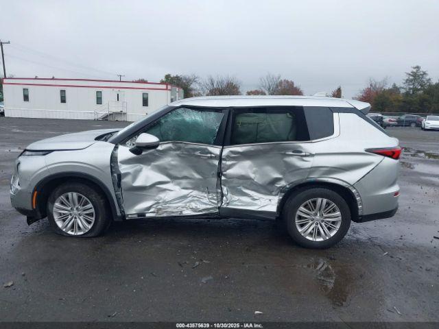 Mitsubishi Outlander Es 2.5 2wd Image 14